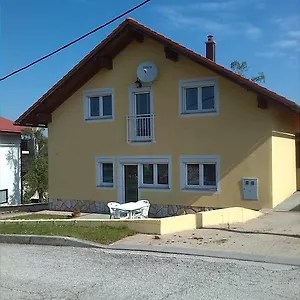Julija 2 Fuzine